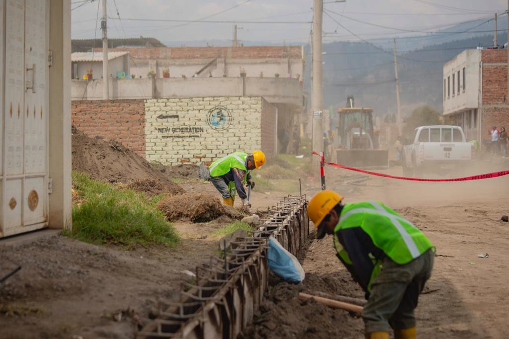 Municipio de Riobamba inició mejoramiento vial de la calle Yugoslavia 